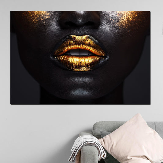 Wandbild schwarze Haut mit verführerischen goldenen Lippen