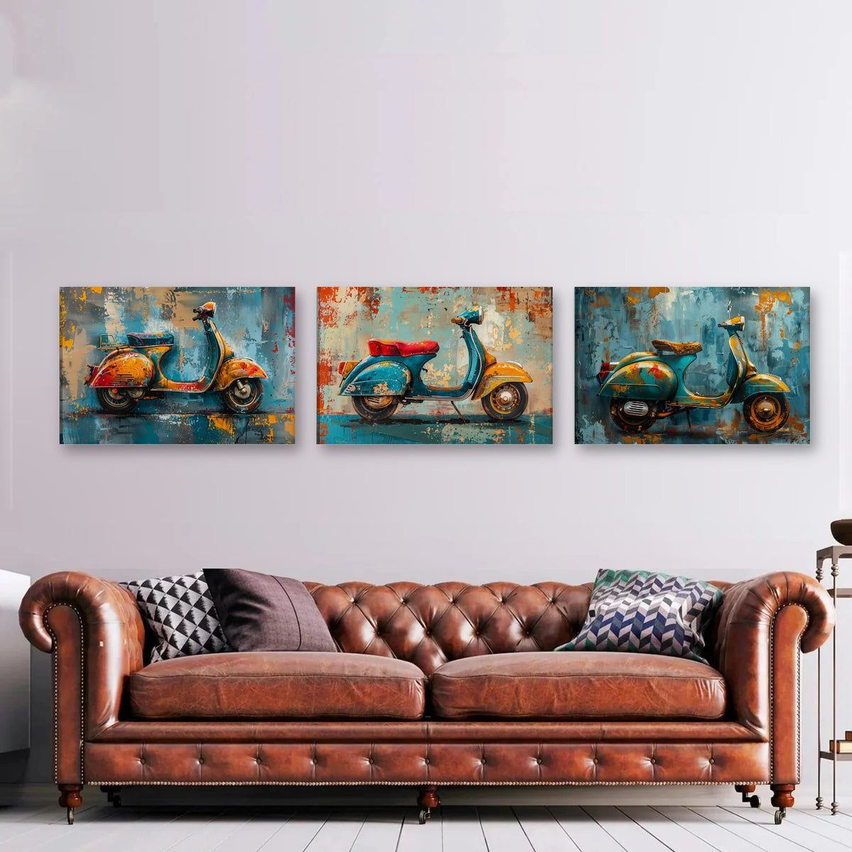 3er-Set Vespa Dolce Vita nebeneinander an der Wand