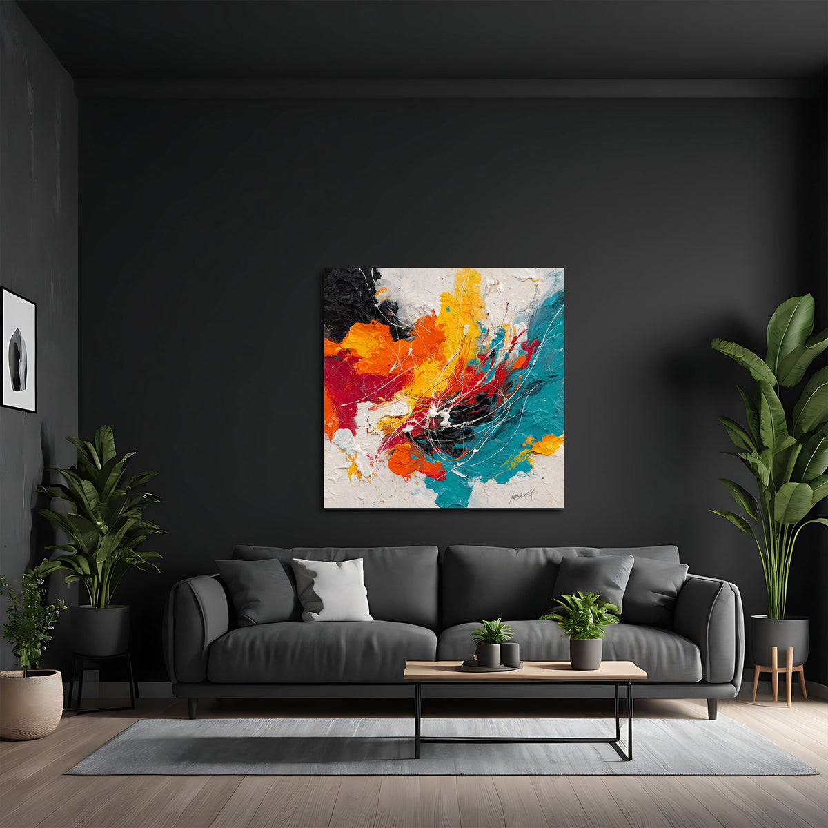 Abstraktes Wandbild in Orange und Türkis über einem Sofa im Wohnraum