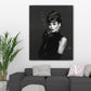 Audrey mit Zigarette schwarz-weiß elegant Wandbild