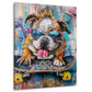 Coole Bulldogge mit Krone auf dem Skateboard Wandbild