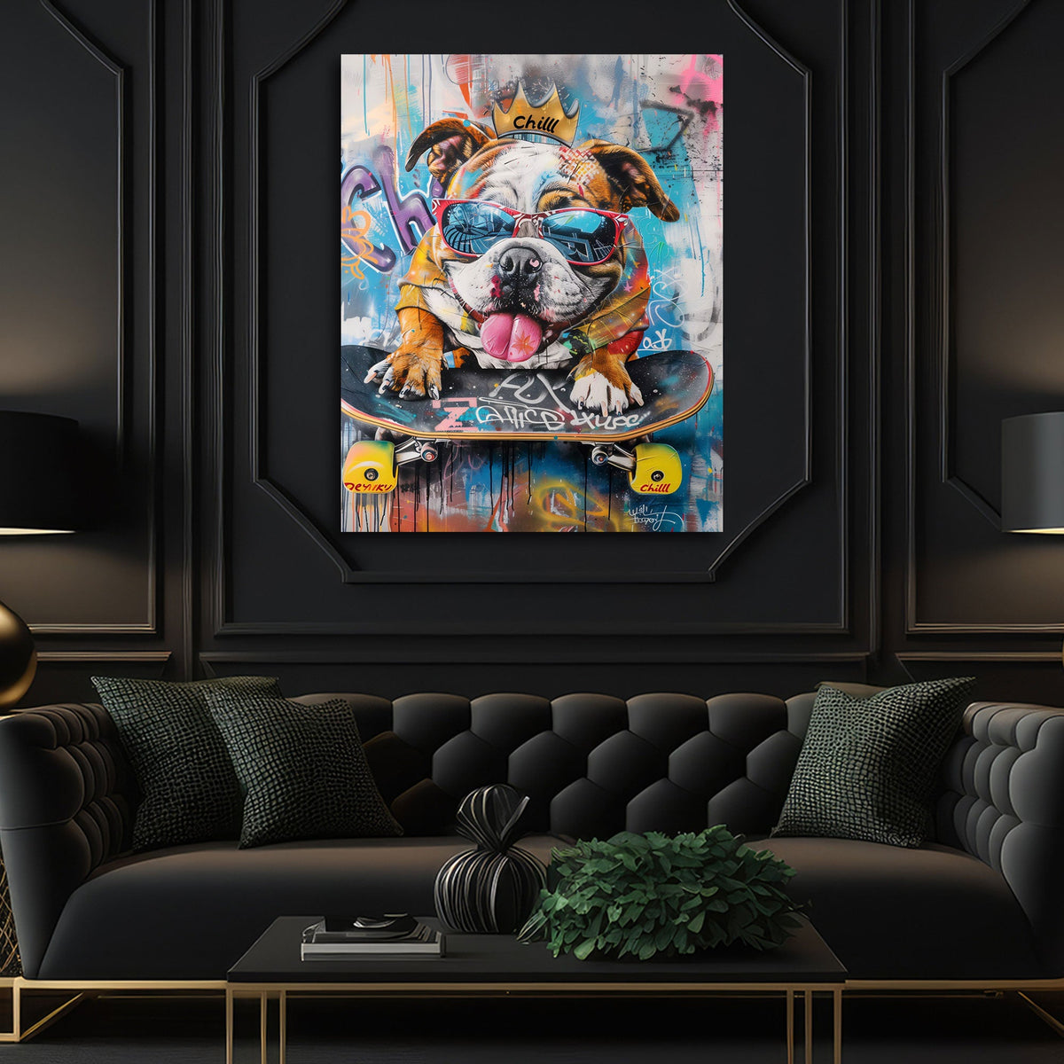 Coole Bulldogge mit Krone auf dem Skateboard Wandbild