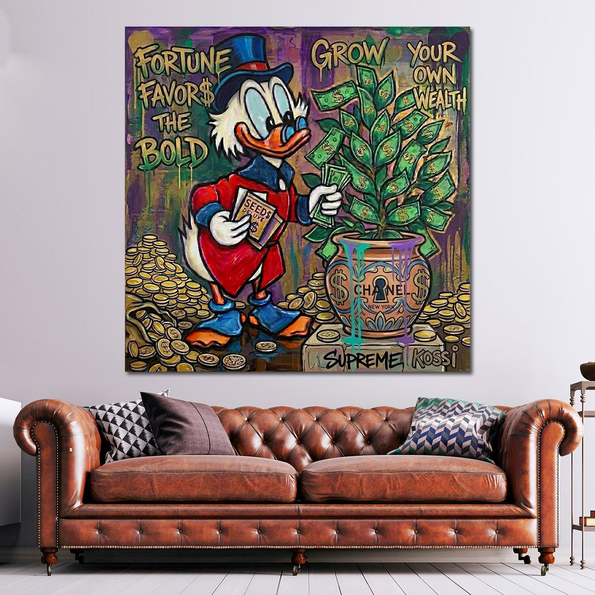 Quadratisches Comic Pop Art Wandbild über einem Sofa im Wohnraum