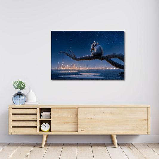 Elefant auf Ast blickt ueber leuchtende Skyline Wandbild