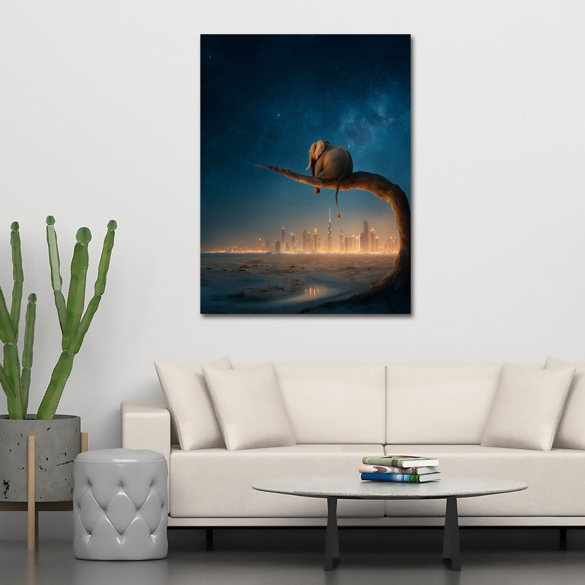 Elefant auf Ast mit goldenem Stadtpanorama Wandbild