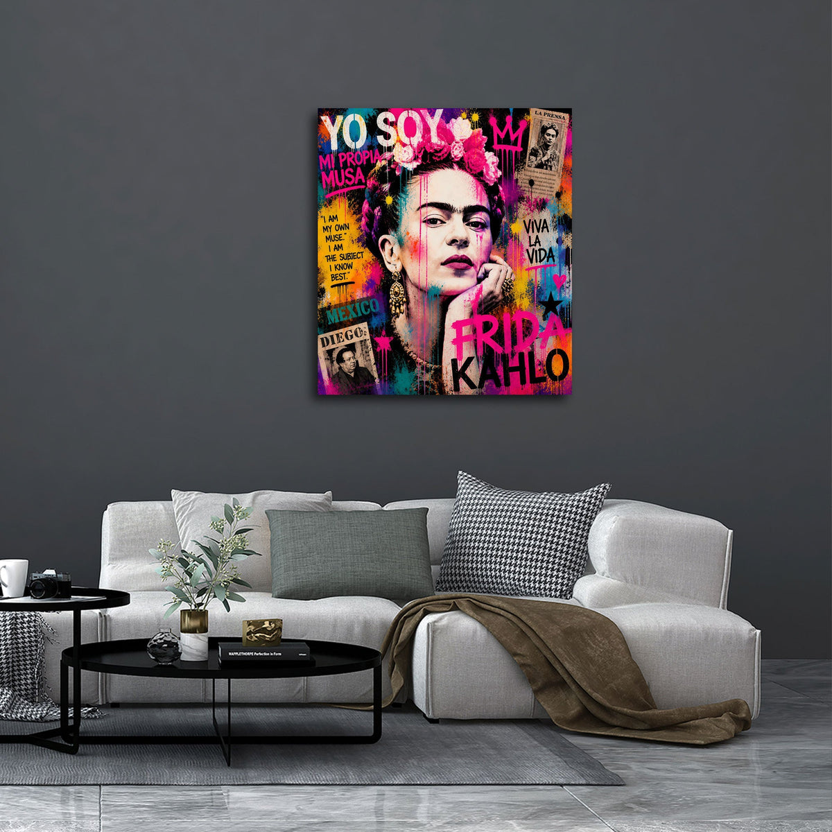 Frida mit Blumenkranz als bunte Street Art Collage Wandbild