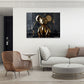 Pop Art Wandbild in Gold und Schwarz im Querformat an einer Wohnraumwand