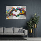 Hände formen ein Herz in leuchtender Pop Art Wandbild