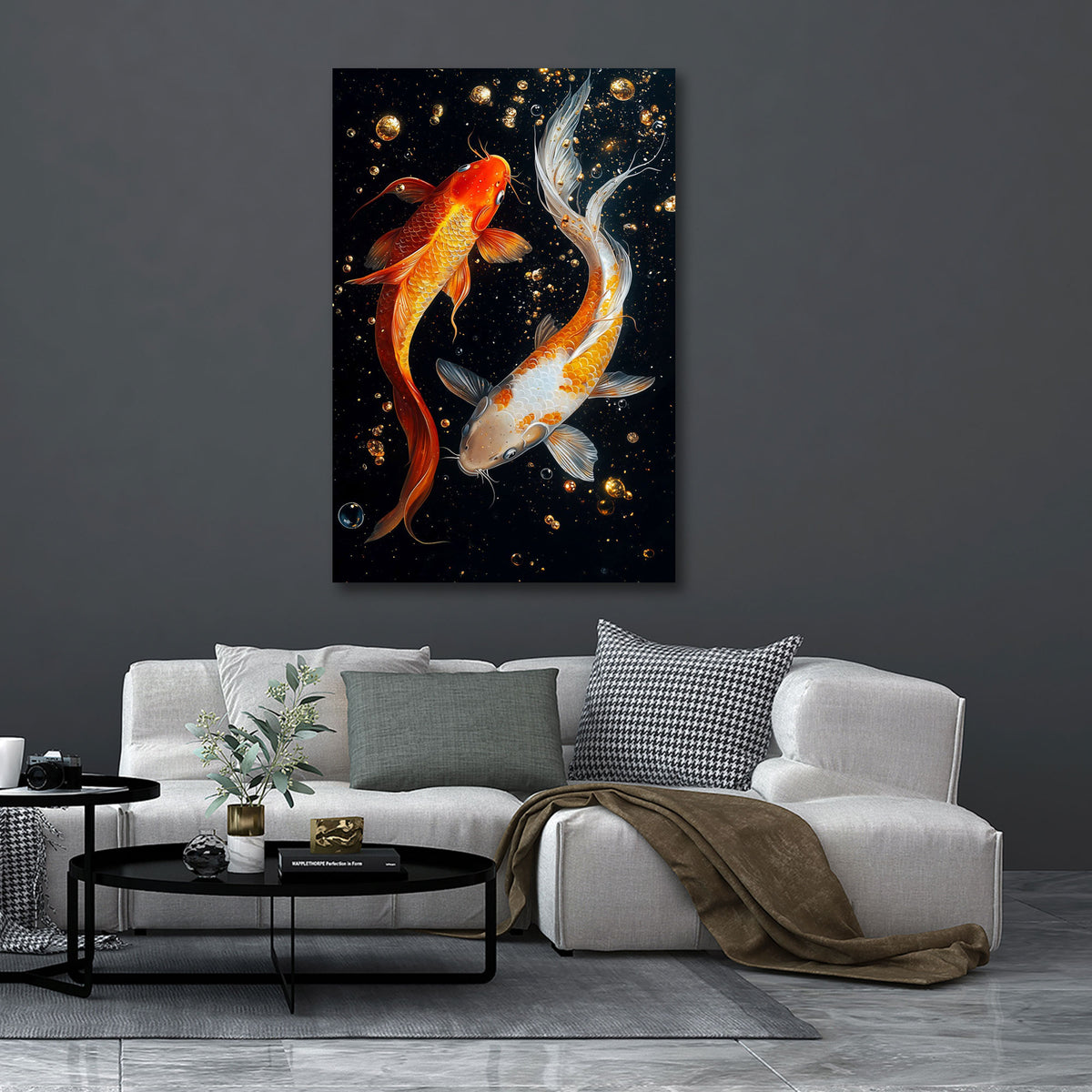 Koi Fisch in Gold und Schwarz in kräftigen Tönen Wandbild