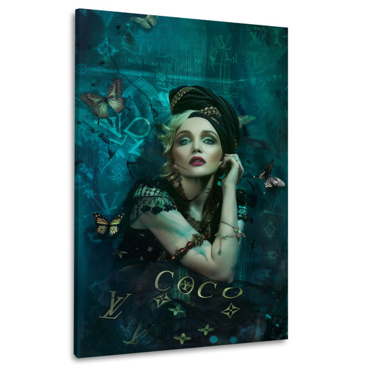 Madonna Fashion Porträt mit Kopfschmuck und Schmetterlingen als Wandbild