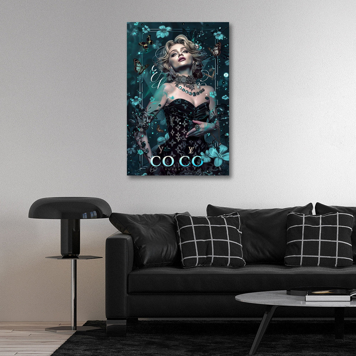 Madonna Porträt mit Schmetterlingen als Wandbild im Raum