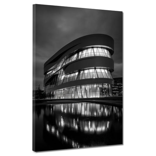 Mercedes Benz Museum Stuttgart Spiegelung schwarz weiß Wandbild