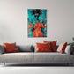 Moderne Frau mit Sonnenbrille und Cocktailglas Wandbild