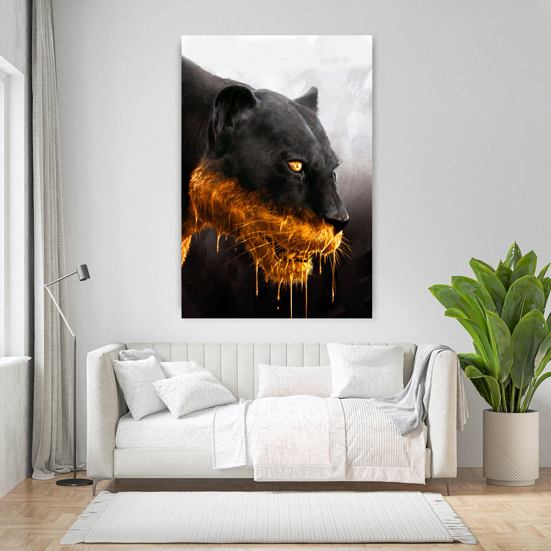 Schwarzer Panther mit Goldakzenten auf Alu-Dibond im Wohnraum