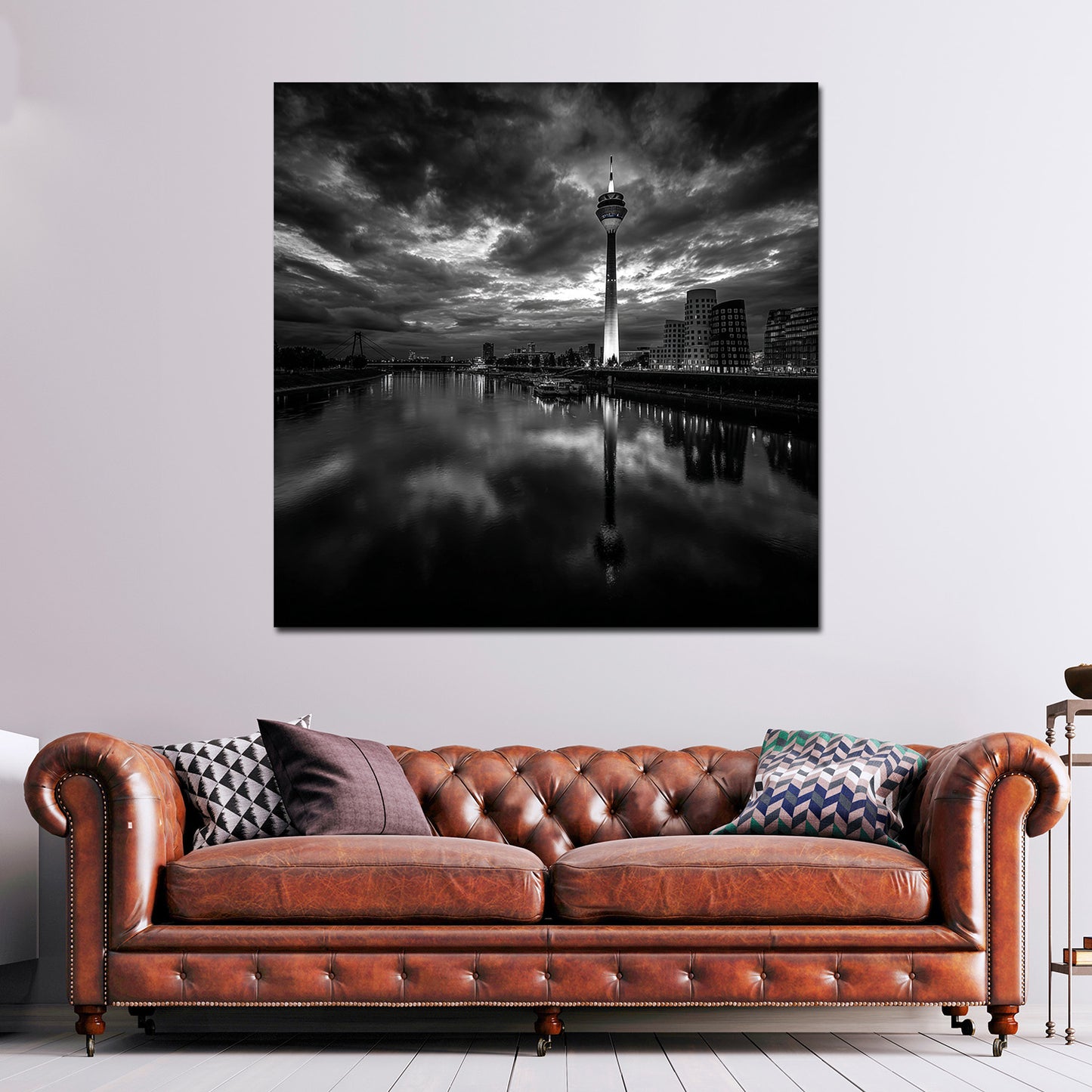 Rheinturm Düsseldorf schwarz weiß dramatischer Himmel Wandbild