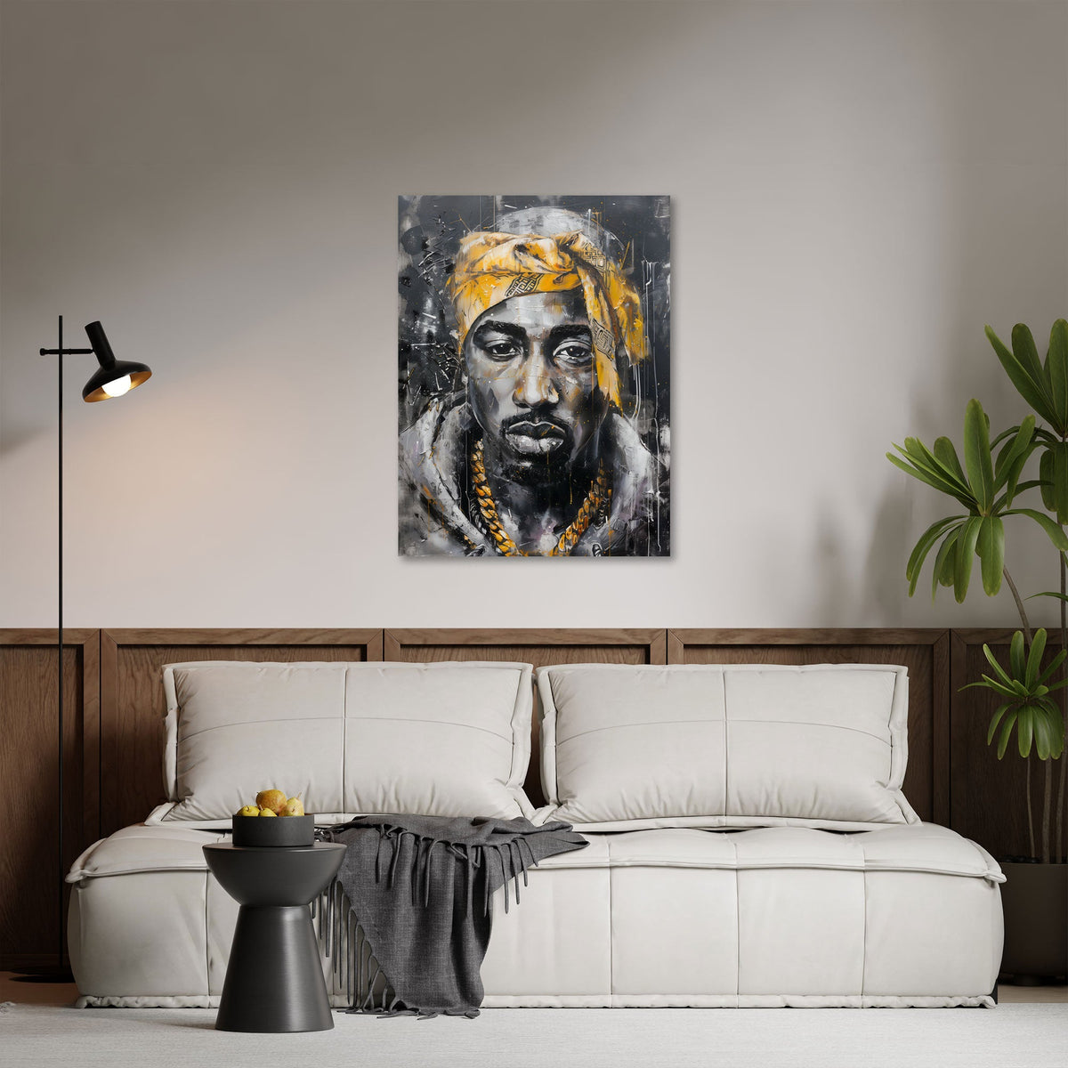 Tupac Porträt schwarz gold mit Bandana Wandbild Wohnbeispiel