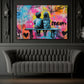 Zwei Kinder auf Bank vor bunter Dream Graffiti Wand Wandbild